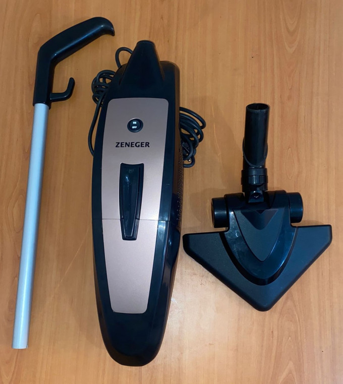 Vacuum cleaner مكنسة كهربائية